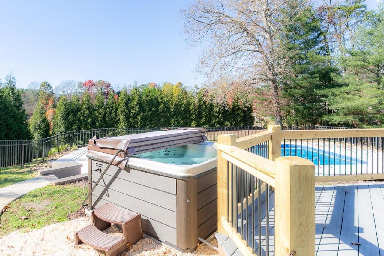 Luxurious House With Pool Near Asheville By Mighty Tree Properties Leicester Kültér fotó